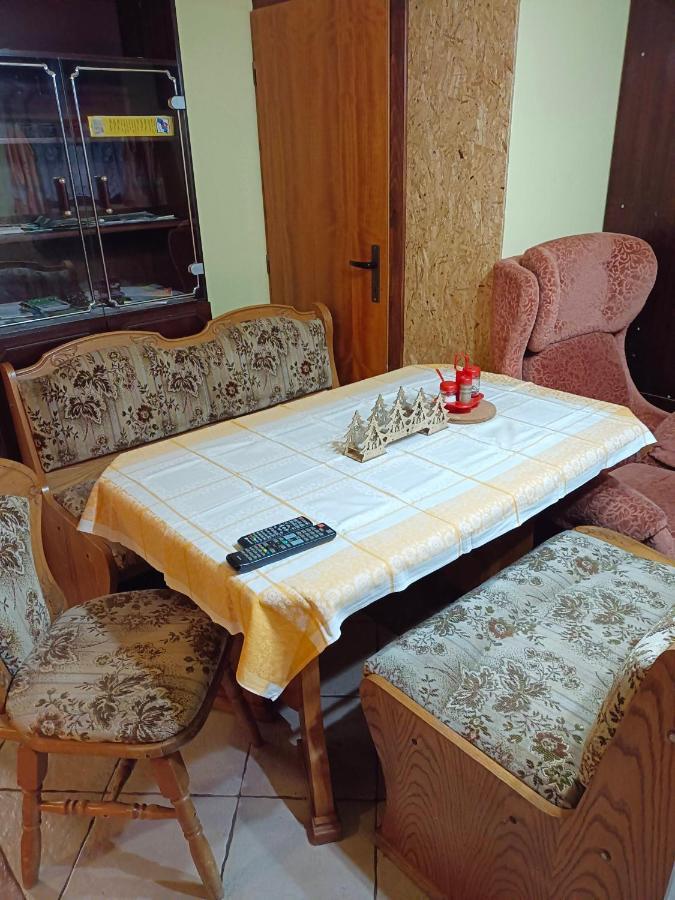 Frantiskov 17 Apartment โรกีนีซ นัด ยีเซอโร ภายนอก รูปภาพ